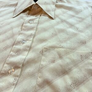 Vintage Van Heusen Hampshire House 70s Short Sleeve Button Down Shirt Cream Tan